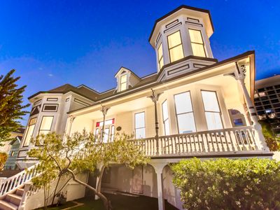 STUNNING MANSION THE BEST LOCATION & AMENITIES