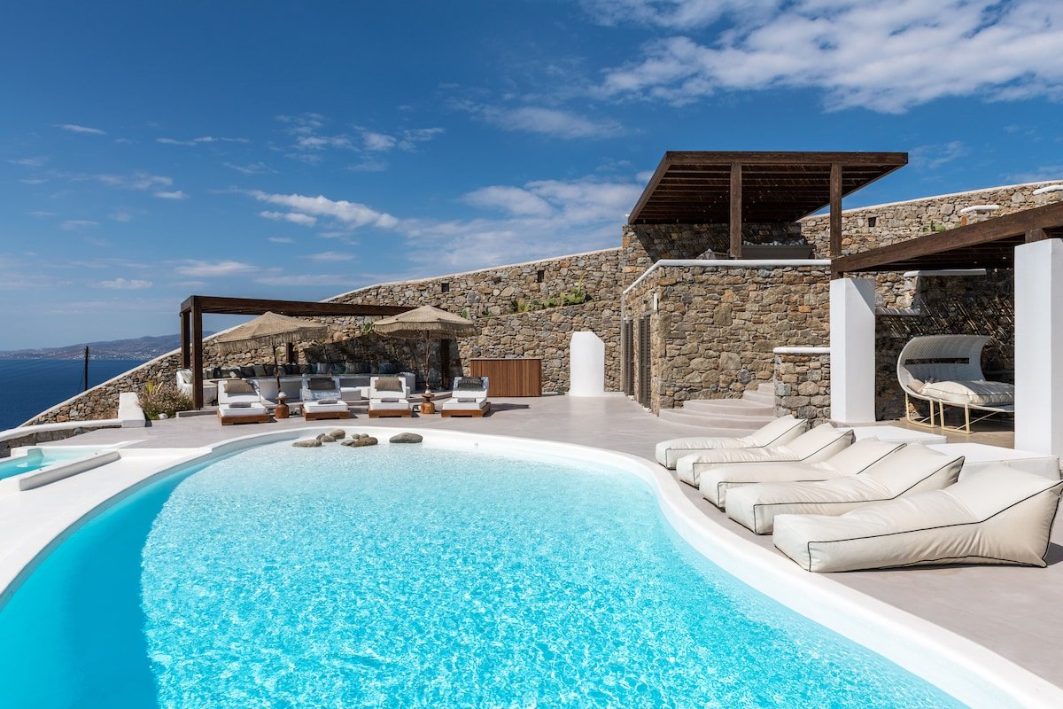 Villa M, brand new luxury Villa with private pool gallery image 3