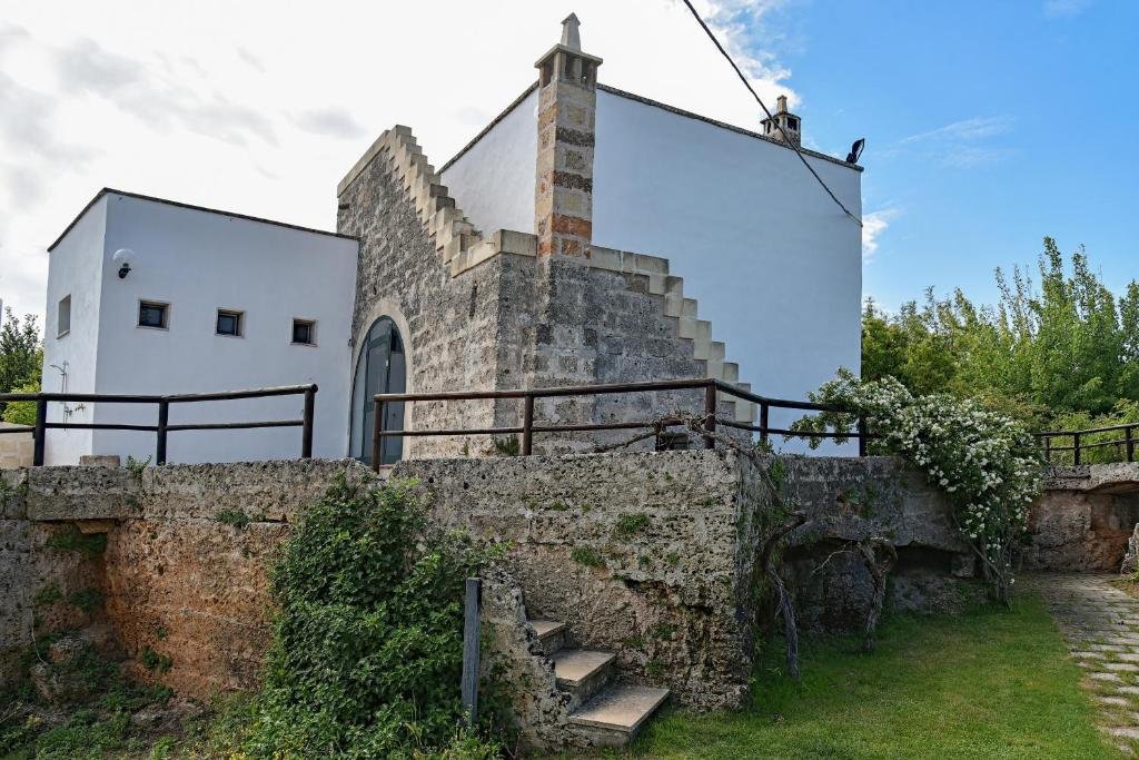 Fata Bianca: orto botanico piscina e idromassaggio gallery image 4