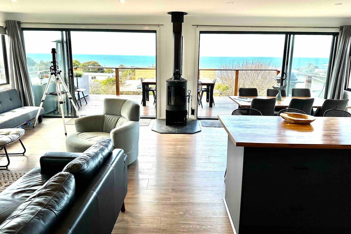 Beach Breeze. Endless ocean views gallery image 2