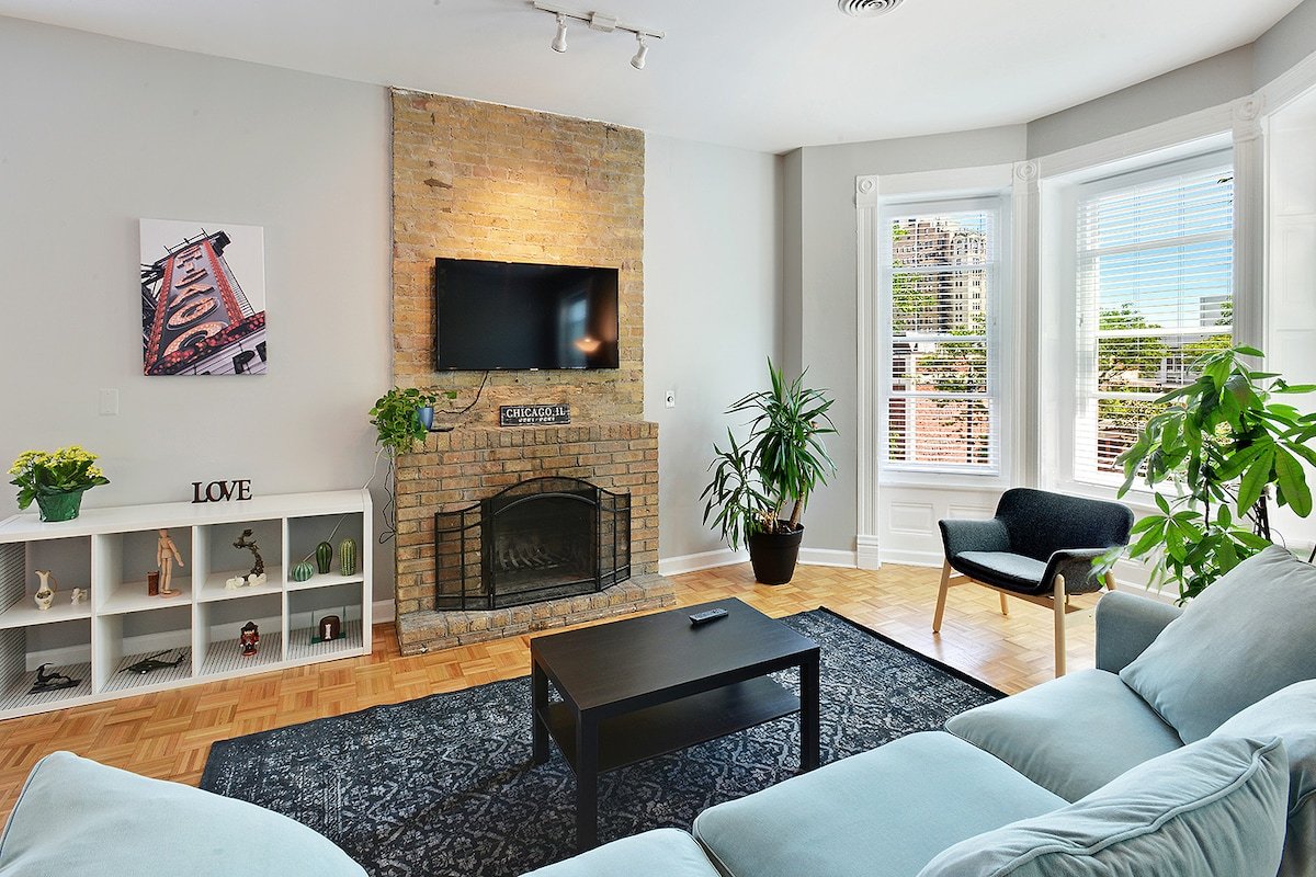 ❤︎ 1,800ft² Parking ⎜ Workspace ⎜ W/D ⎜Full Kitch gallery image 2