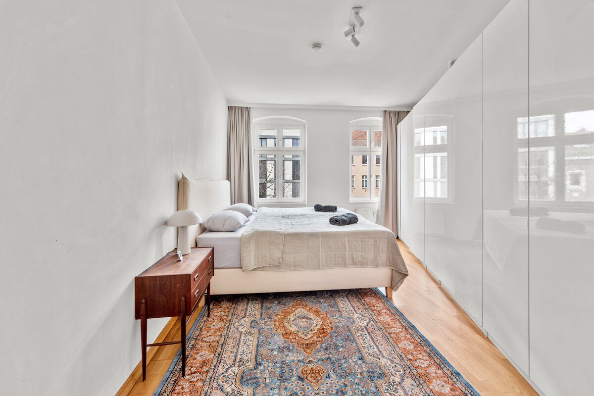 Stylish 120sqm Appartment in Berlin-Mitte gallery image 3