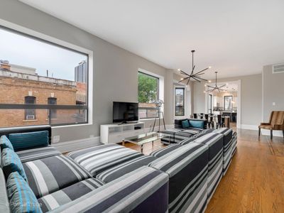 Large 4BR/3BA • Safe Old Town Location • Walk Ever