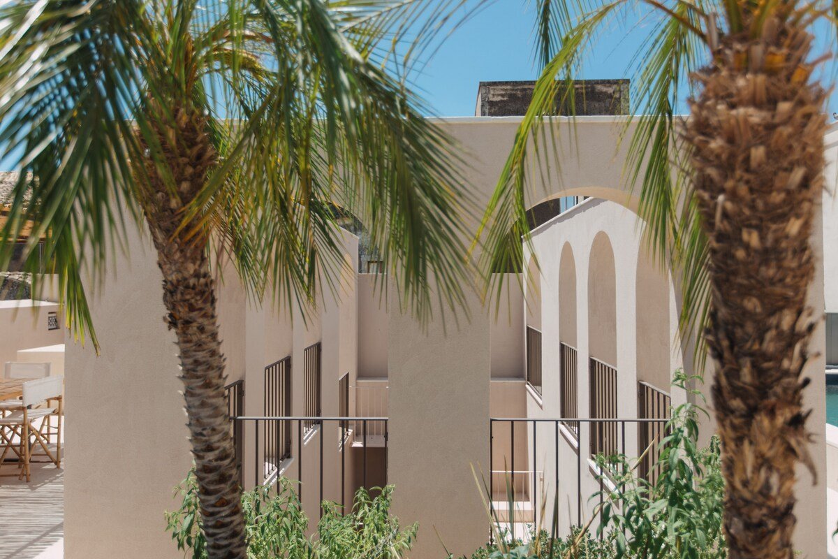 Palazzo Sicilia – Heated Pool gallery image 3