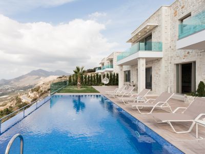 Poolside Villa with Spectacular Ocean Views