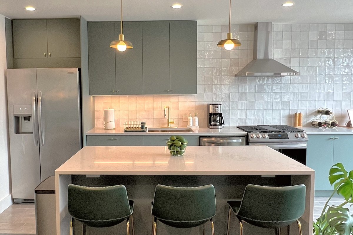 Brooklyn Apt w/ Private Parking & Close to Subway. gallery image 2