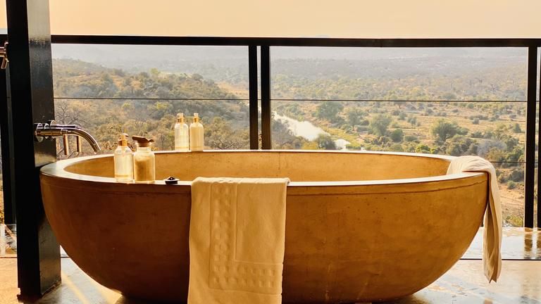 The Outpost Honeymoon Suite