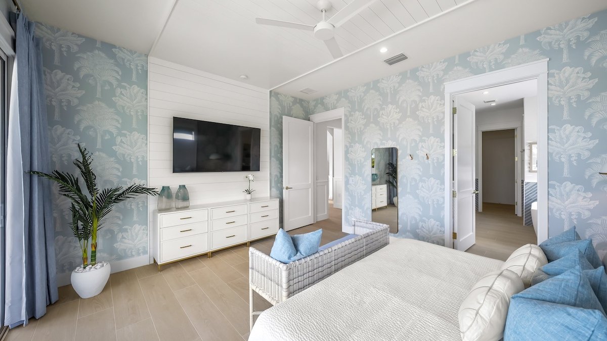 Gulf Views. Walk to St Armands+Beach. Pool+Slide gallery image 2