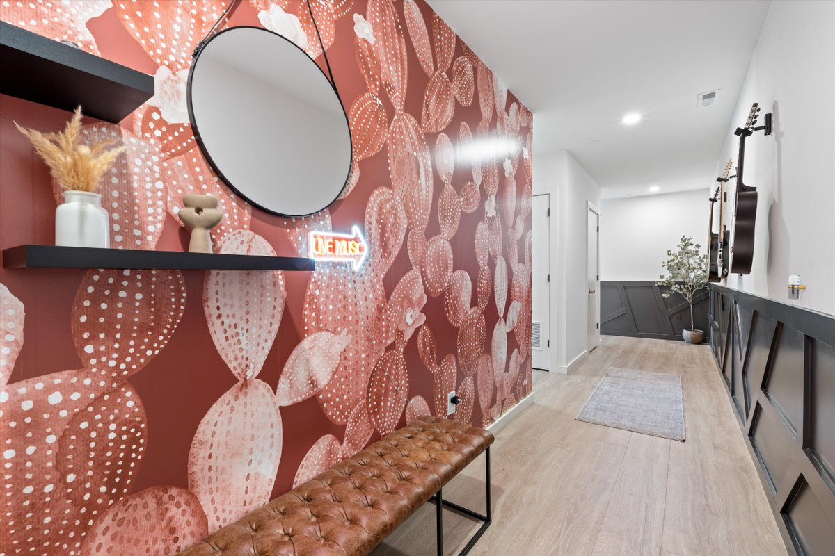 Cuddly Cactus – | NYE Fireworks from Balcony