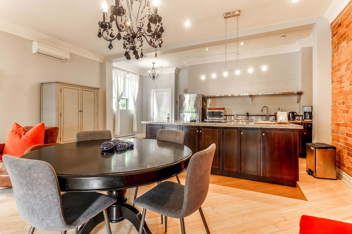 Charming Garden Apartment w/Fireplace + Location! gallery image 5