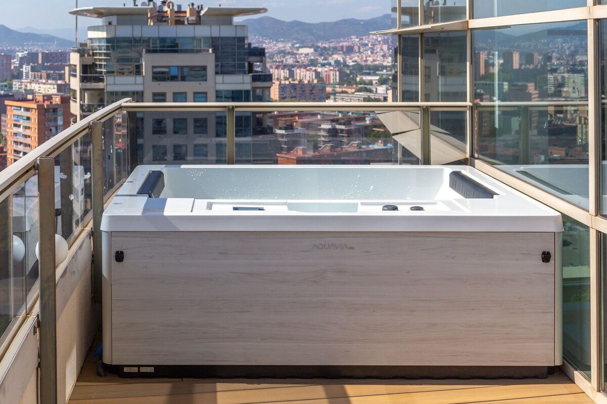 Penthouse Duplex with whole City and Sea Views! gallery image 5