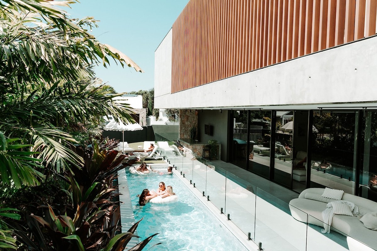 Award winning luxury – Mana Beach House gallery image 5