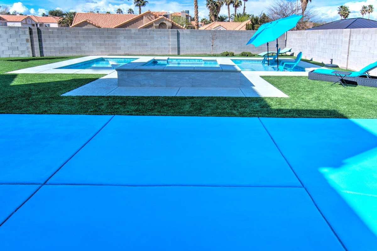 Gorgeous house with big backyard gallery image 3