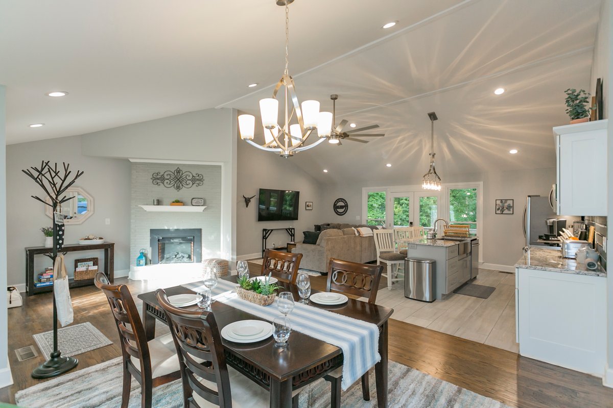 RANCH BEAUTY – 3Bd/2Ba, King Bed, Mins to Broadway