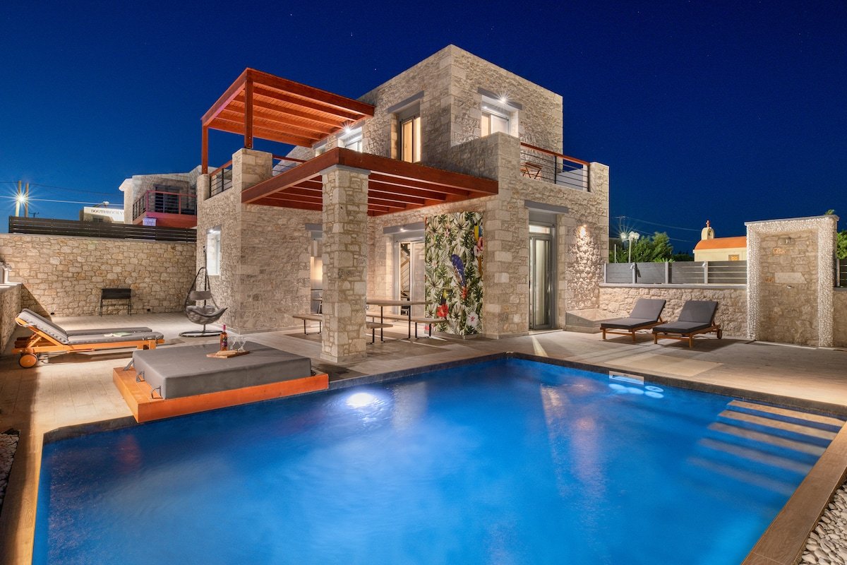 6 Bed Executive Seaview Villa with Private Pool V3 gallery image 2