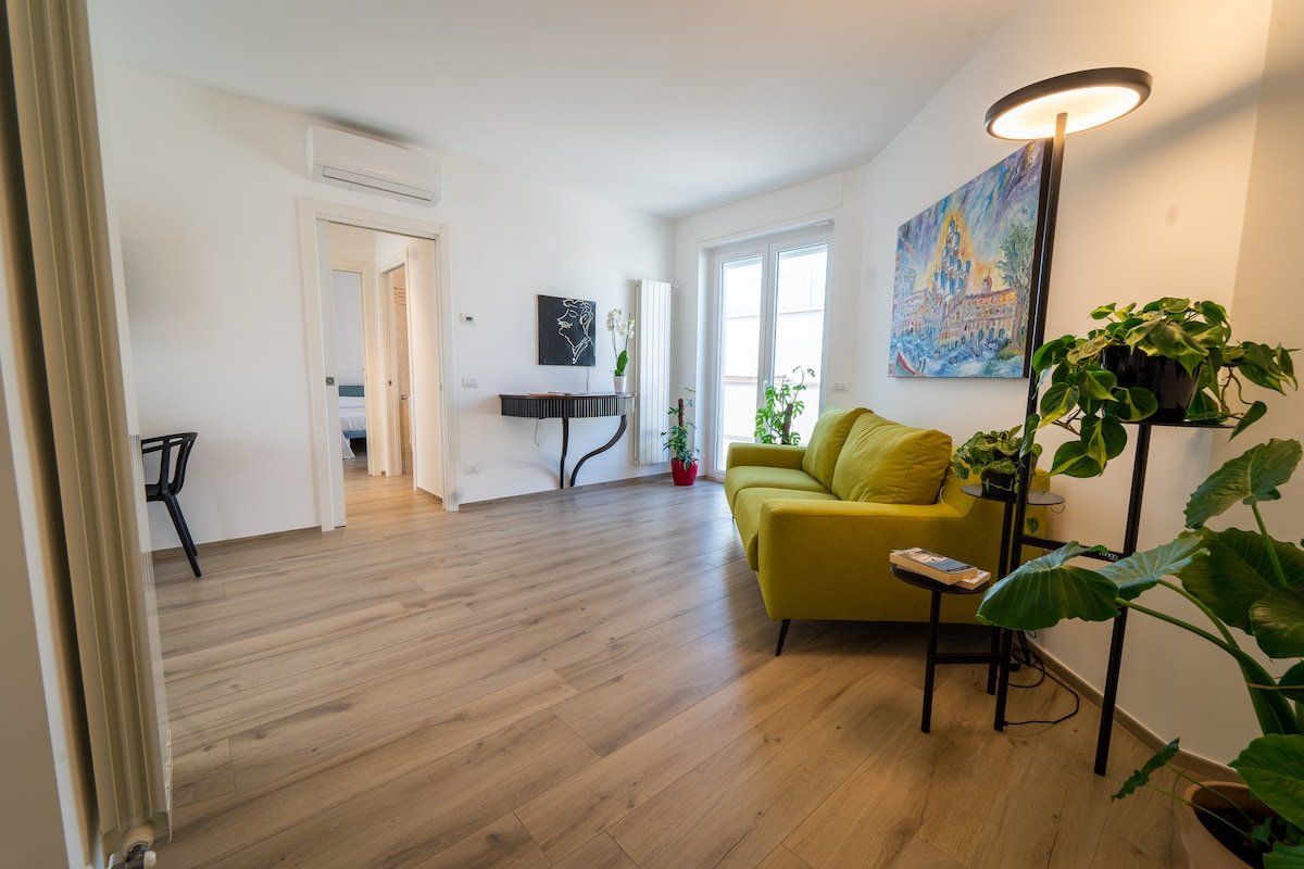 2apartments in the same building gallery image 5