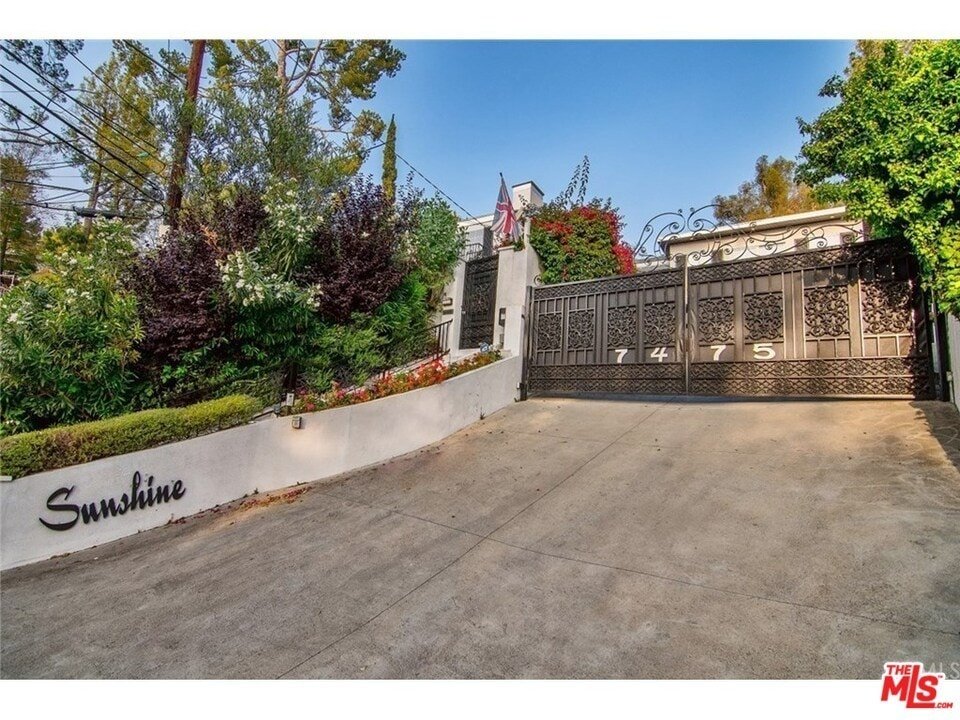 Elvis’ Hollywood Hills Hideaway gallery image 5