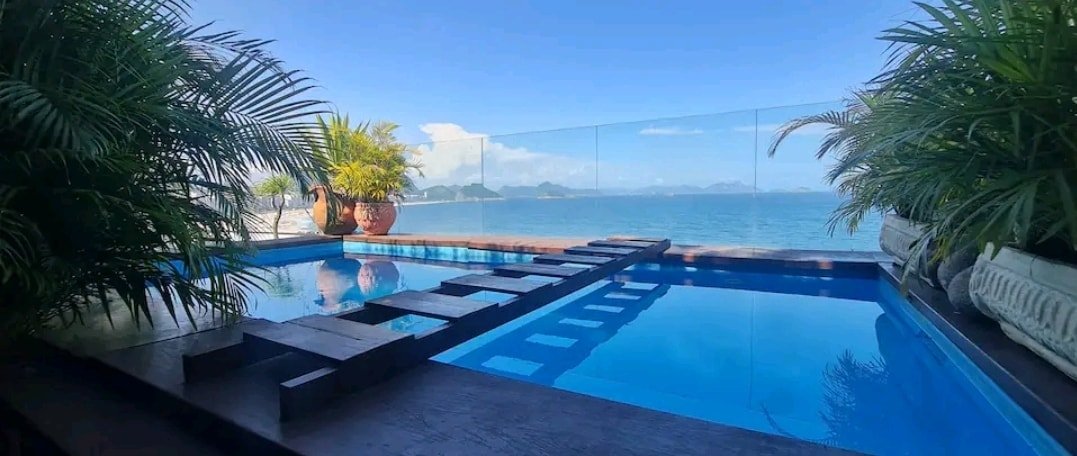 Penthouse with private pool and sea view gallery image 2