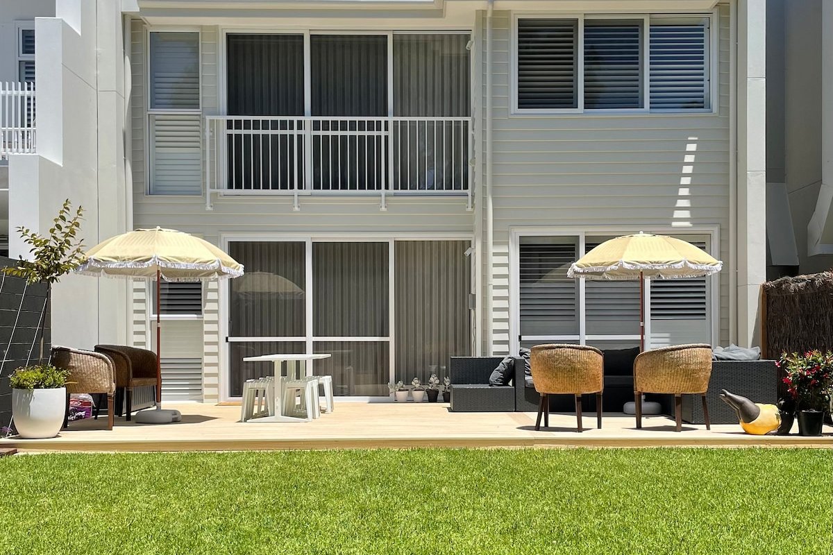 Azure Luxury Beachfront Retreat gallery image 3