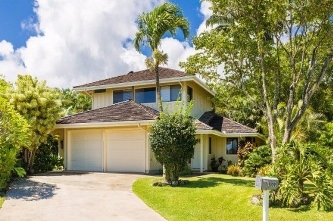 Paradise Awaits w/salt water Pool, A/C and wifi gallery image 5