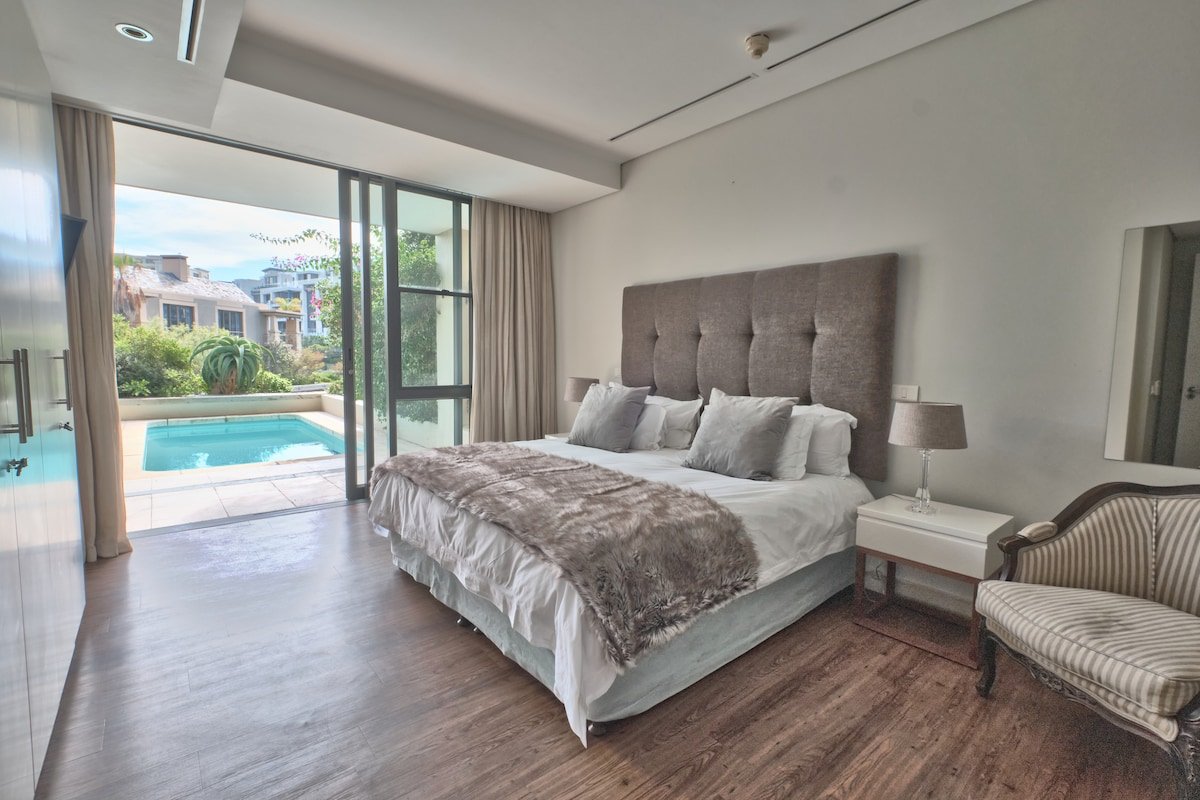 Luxury, large 3 bed 3 bath flat in secure estate gallery image 3