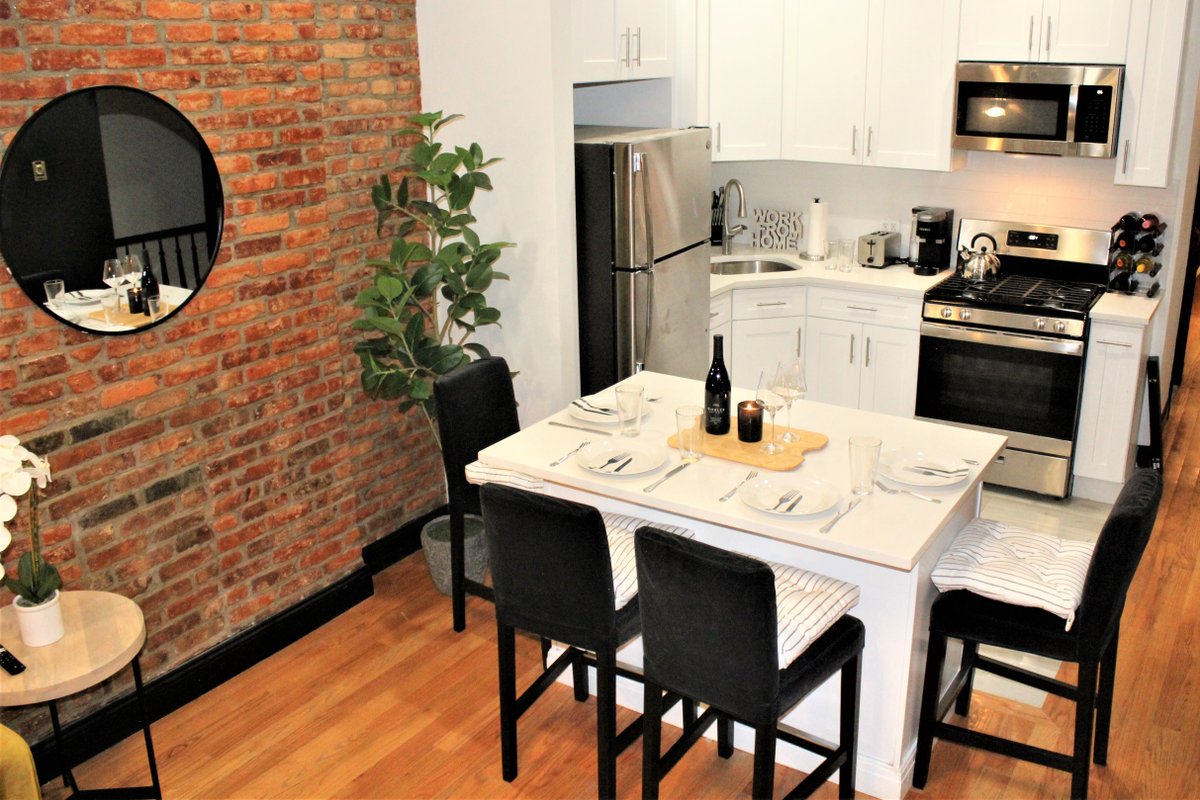 Opulent Room-Penthouse Suite-2mins to subway.