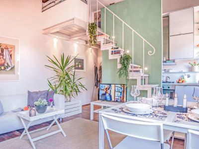 Venus – On the roofs of Florence