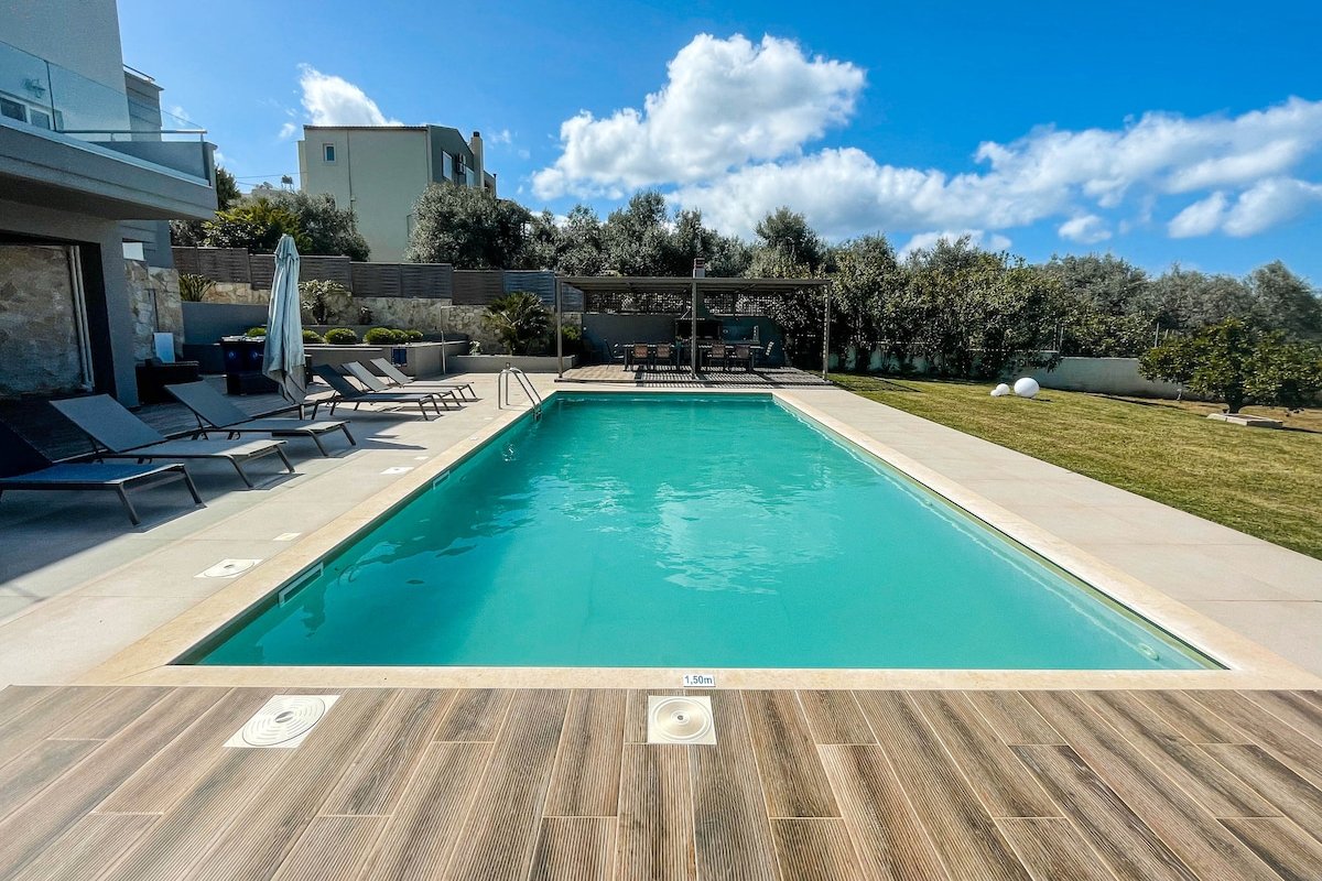 Villa Aelia I Modern & Ideal for large groups gallery image 3