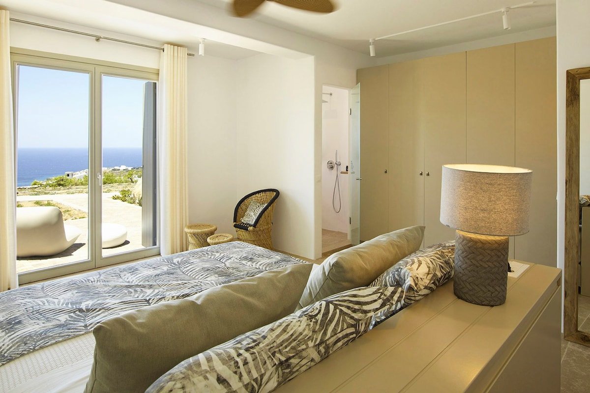 “Daenerys” by Aqualiving Villas gallery image 3