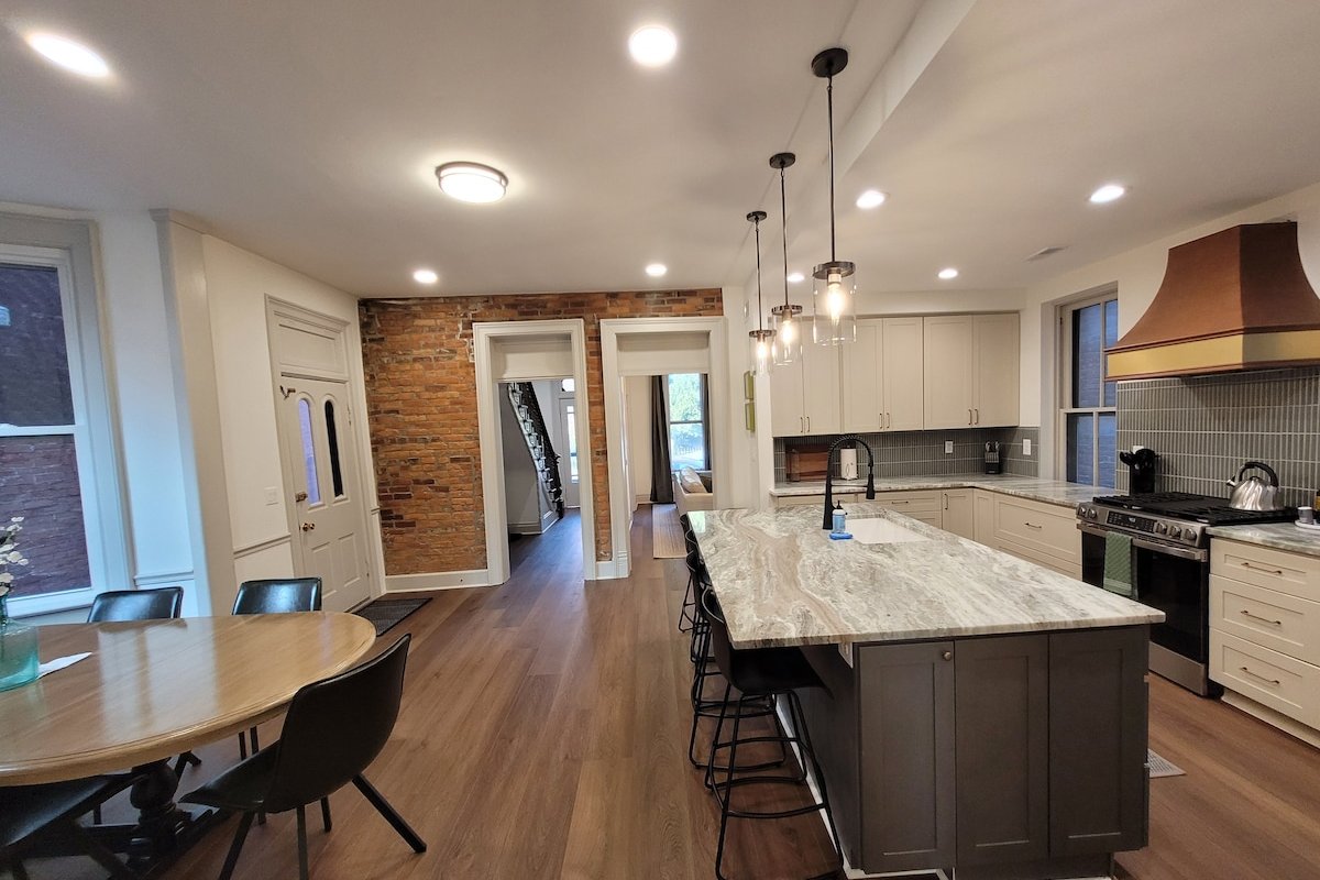 Lincoln Locale gallery image 5