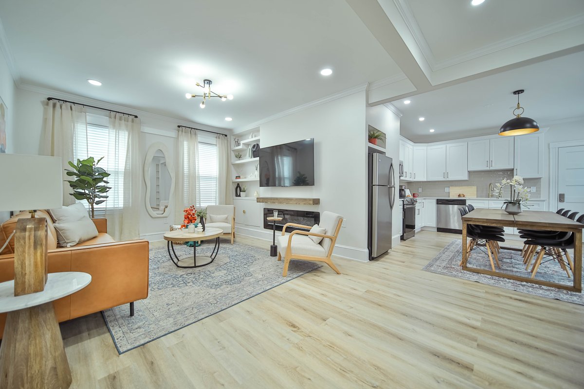 Large Duplex Free Prkg mins 2 Train downtownFenway