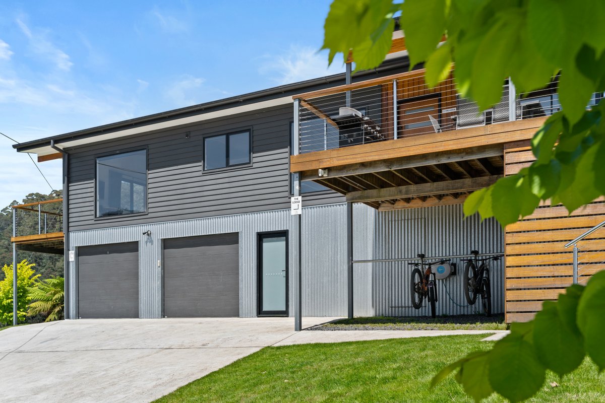 The Derby Lodge, 3 bedroom retreat! Ideal Location