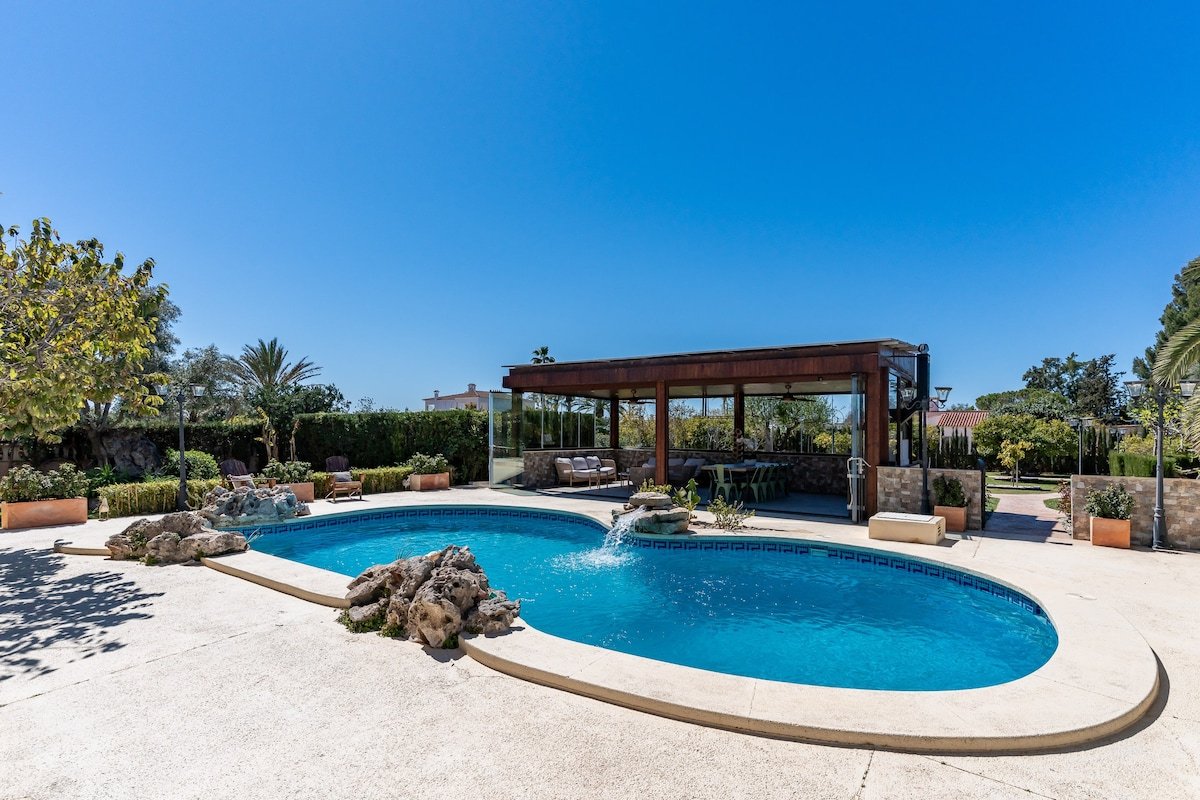 Villa con Piscina, BBQ y habitaciones ensuite by gallery image 5