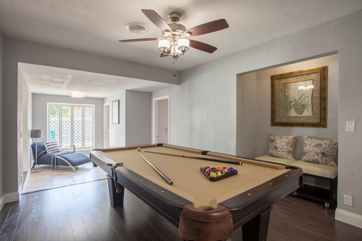 Spacious 4/3 Large Pool Home :parking, BBQ WIFI!