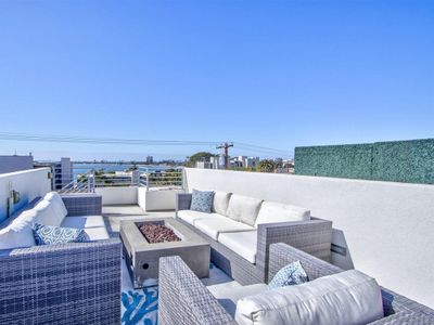 4BR Luxury | Bay Views | Rooftop | AC | Fire Pit