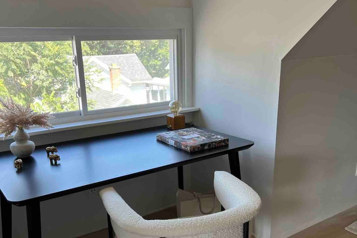 Beutiful 3 Bed Park Ave. with bunk beds gallery image 5