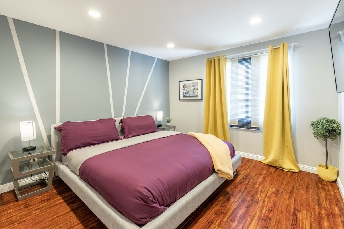 5BR NoHo Fun in the Sun! Pool, Cabana & BBQ! gallery image 4