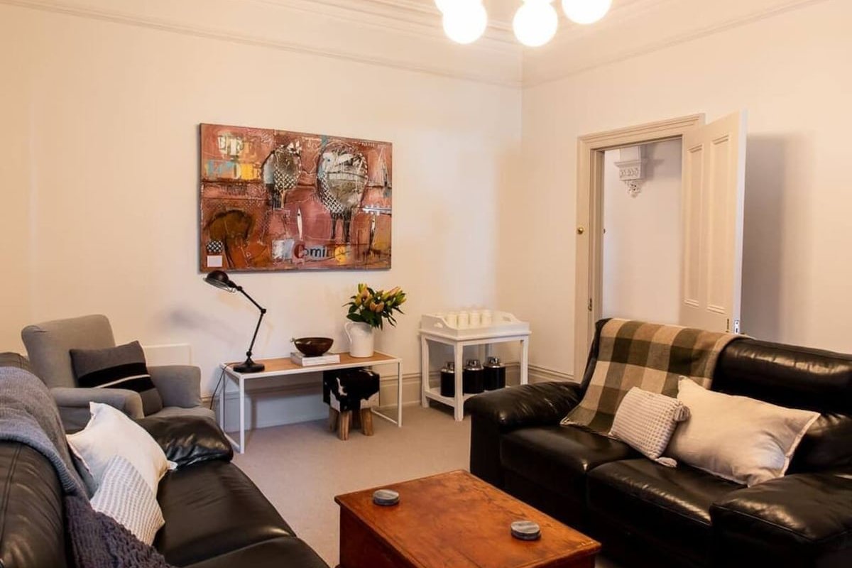 Victoria’s Terrace in Beautiful Battery Point gallery image 4