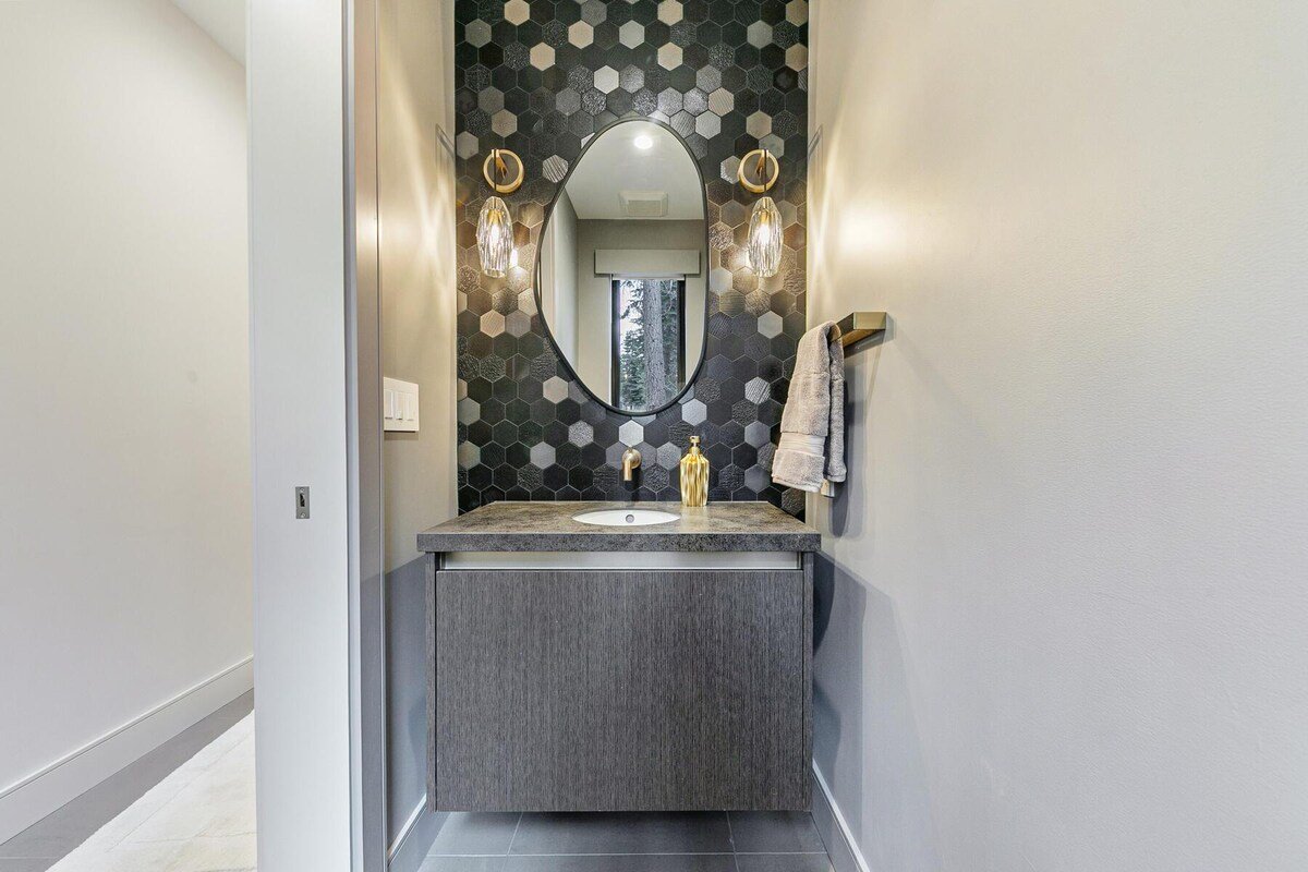 Mountain Spa Retreat gallery image 3