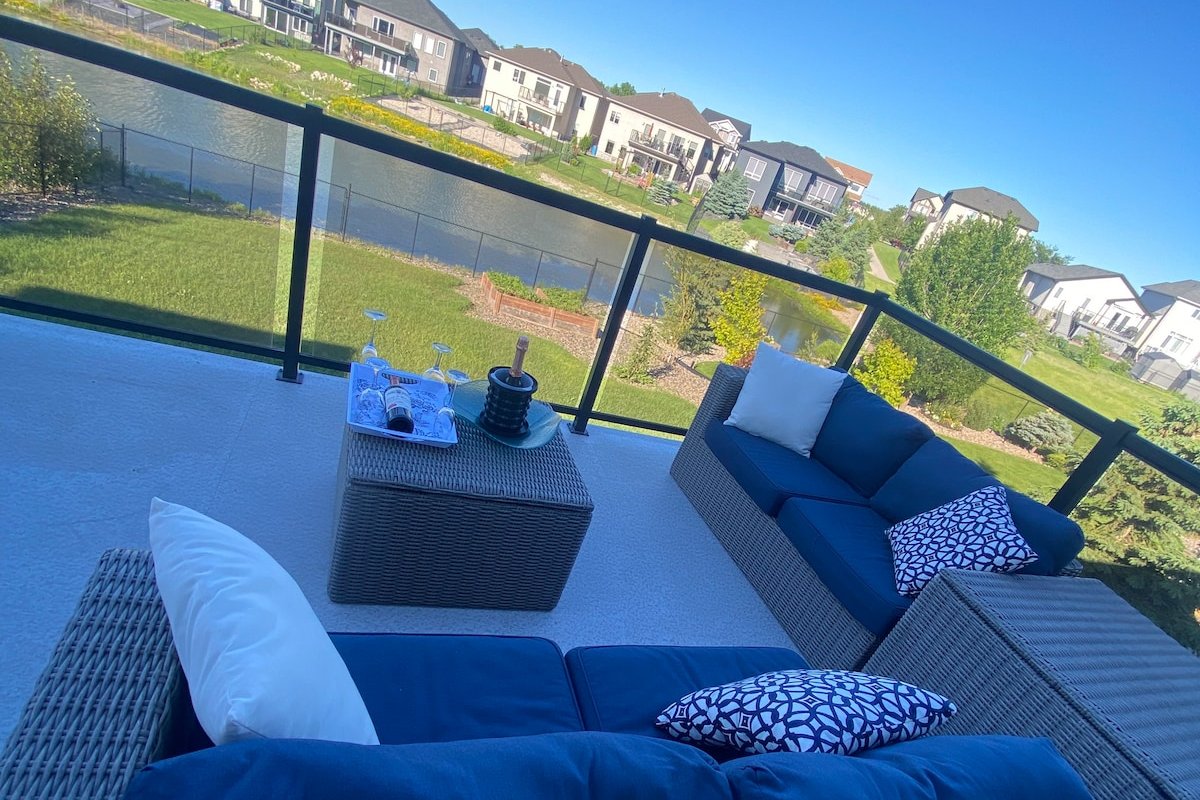 Waterfront views and tranquil neighborhood. gallery image 5