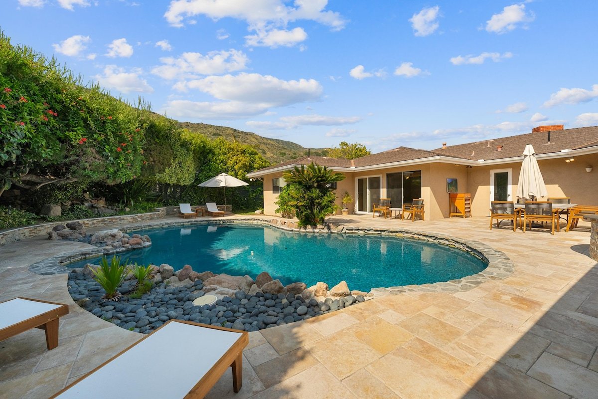 3BR Malibu Oasis – Heated Pool, Sauna & Game Room gallery image 4