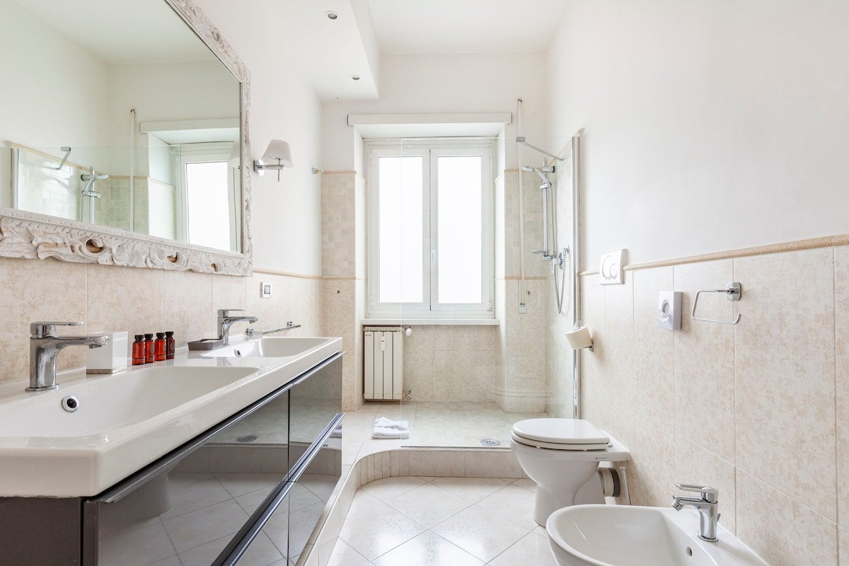 New 3bdr Apartment in the heart of Trastevere gallery image 5