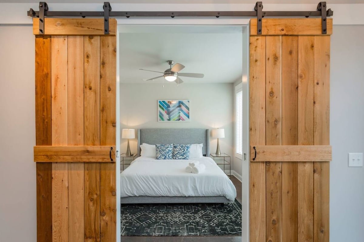 Spacious Home by Geodis Park | 2.3 Mi to Broadway! gallery image 2