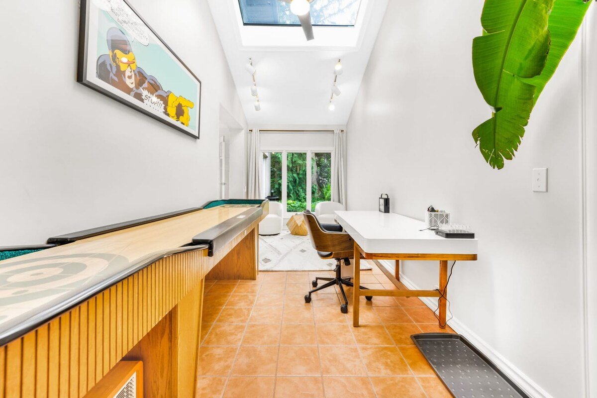 Award Winning Luxury Home with Heated Pool + Sauna gallery image 4