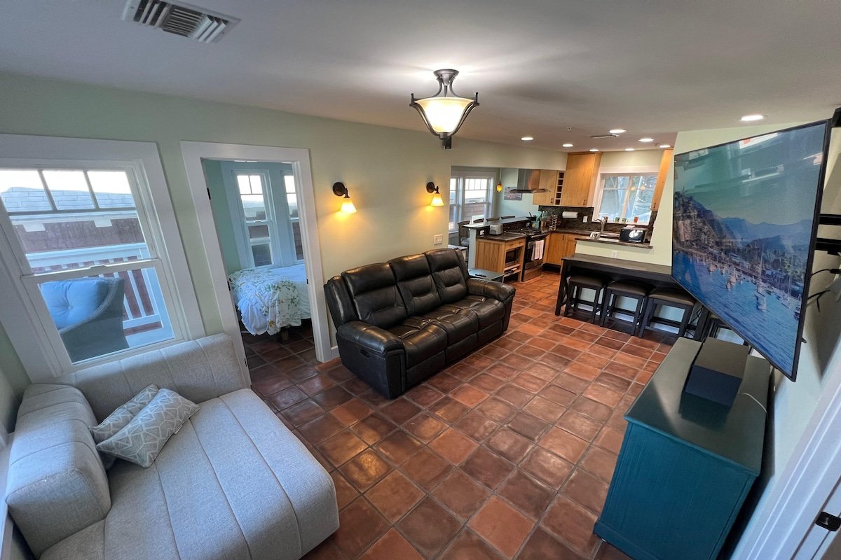 Catalina 3 bedrooms with Hot Tub & Golf Cart gallery image 2