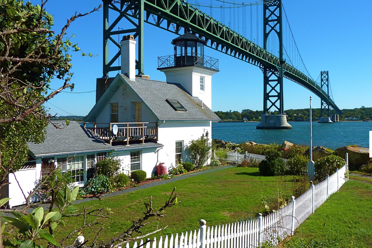 Bristol Ferry Lighthouse