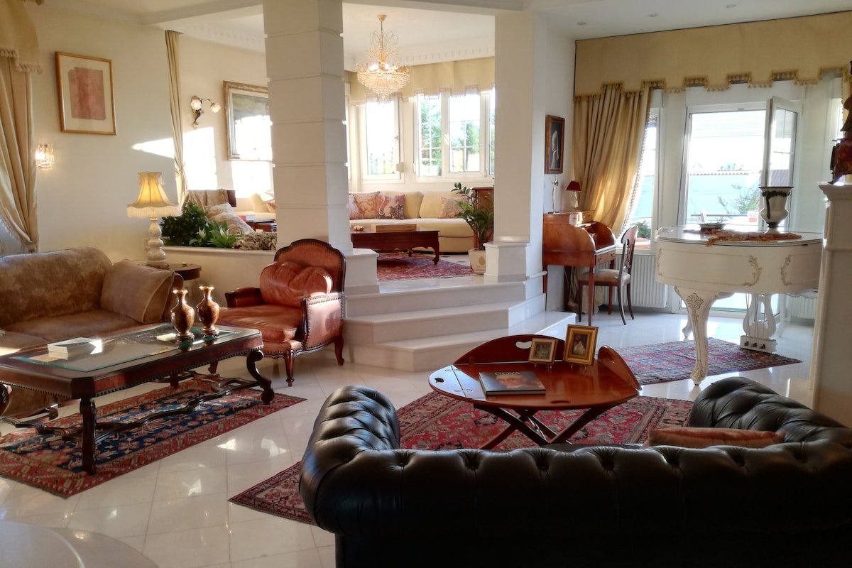 Πολυτελής κατοικία με θέα τον Θερμαϊκό gallery image 2