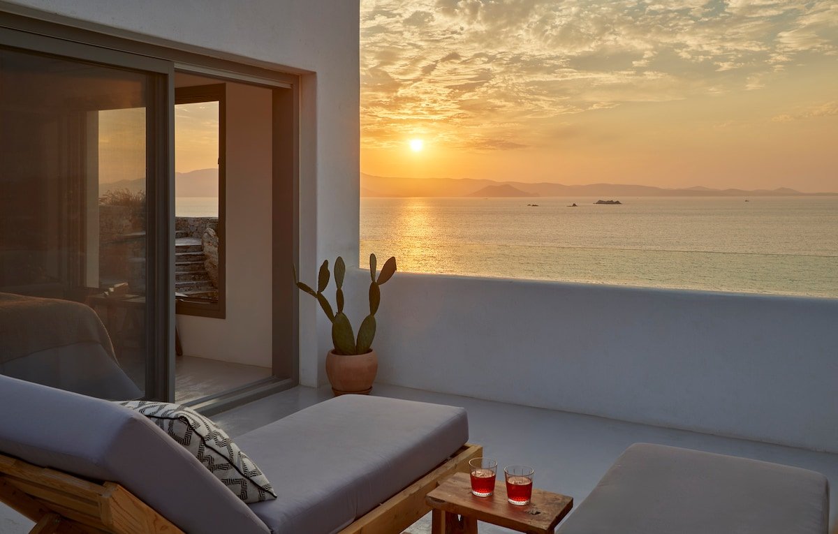 Naxea Villas II gallery image 3