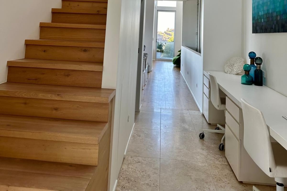 Tamarama Beach House gallery image 3