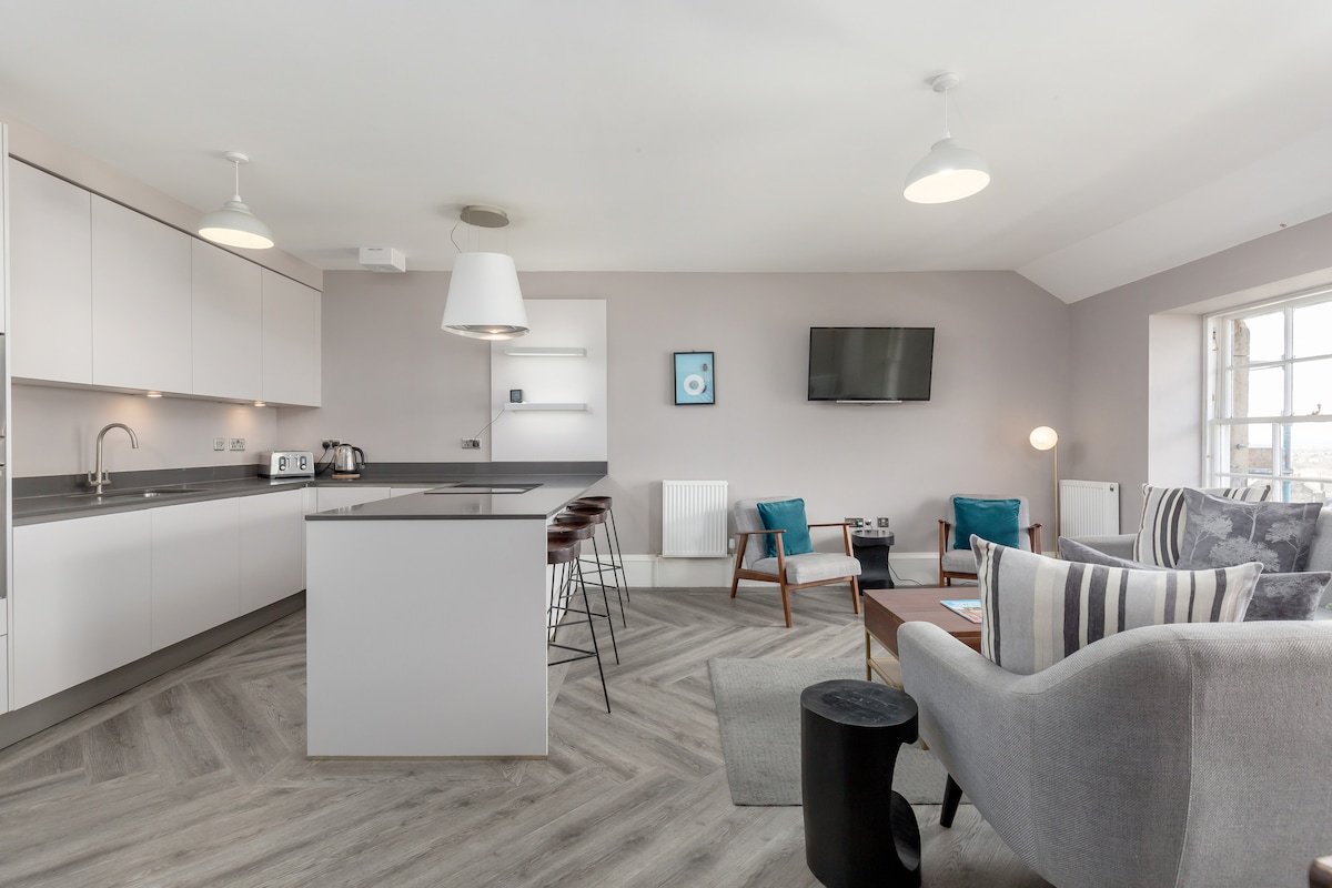 York Place City Centre 5 bedroom deluxe Apartment gallery image 3